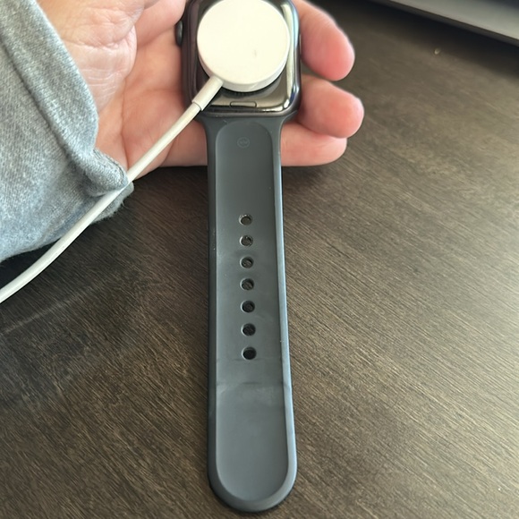 Apple Watch Model Unlocked  #A2354 with Apple Charger - Picture 5 of 10